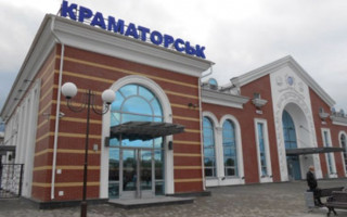 Число жертв удара по вокзалу Краматорска снова возросло