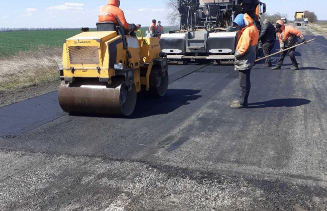 В Одесской области дорожники наводят порядок на трассах в направлении Киева и границ