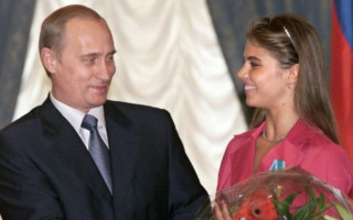 У Раді просять ввести санкції проти фактичної дружини Путіна Аліни Кабаєвої