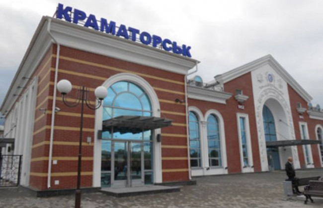 Число жертв удара по вокзалу Краматорска снова возросло