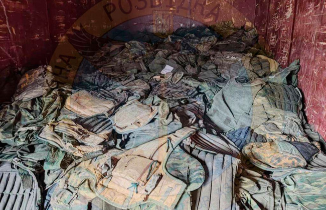 Мобілізованих росіян забезпечують списаними бронежилетами: розвідка опублікувала фото