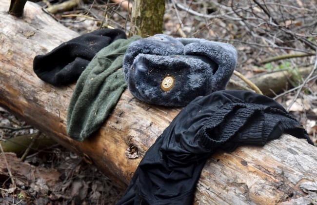 На Черниговщине нашли личные вещи, которые оставили оккупанты, когда бежали от ВСУ: фото