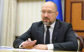 Шмигаль повідомив, що переселенці зможуть отримати по 2200 грн від ООН