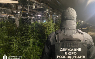 Причетні до ДРГ, наркотики і розшук за вбивство: ДБР на Одещині провело масштабну спецоперацію