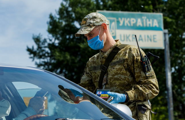 Перетин кордону на легковому авто: що треба знати водіям