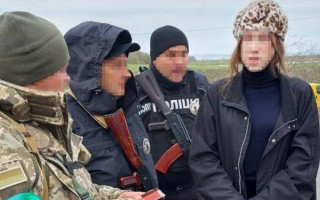 Ехал в женской одежде: в Одесской области обнаружили военнообязанного, который хотел бежать за границу