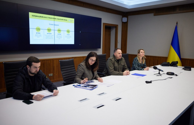 Мила Кунис и Эштон Катчер, Бэкхэм, Спилберг: у Ермака рассказали, кто пожертвовал Украине больше всего, инфографика