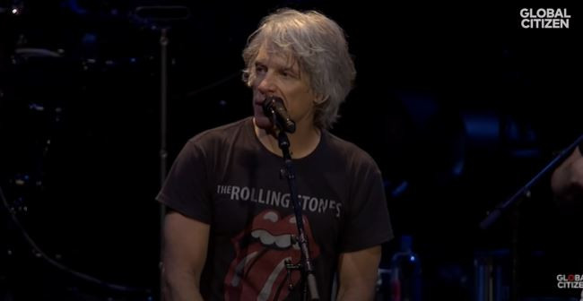 Джон Бон Джови во время своего выступления поддержал Украину: видео