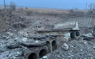 Войска РФ сильно повредили мосты и дороги в Украине: есть проблемы с доставкой гумпомощи