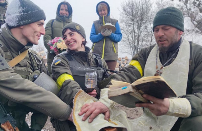 Свадьба в Zoom: Минюст упростил заключение брака во время войны