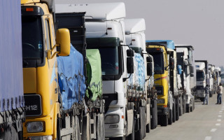 Из-за санкций ЕС на границе Беларуси и Польши застряли сотни грузовиков