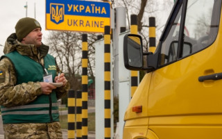 Кордон за внутрішнім паспортом перетинати більше не можна: у ДПСУ пояснили, чи є винятки