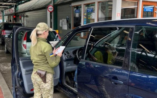 Украинцам продлили возможность пересечения границы по внутренним паспортам