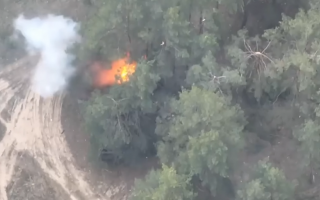 Украинские воины показали «зажигательное» видео уничтожения вражеской техники