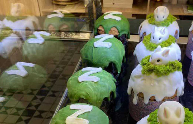 В РФ додумались украшать куличи главным символом рашизма — буквой Z: фото