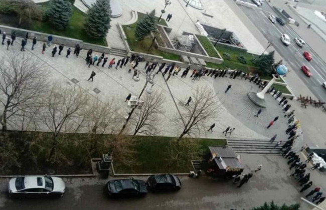 В Укрпочте сообщили, как теперь будут продавать марку о «русском корабле»