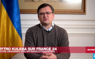 Кулеба о переговорах с РФ: конец войны будет решаться на поле боя