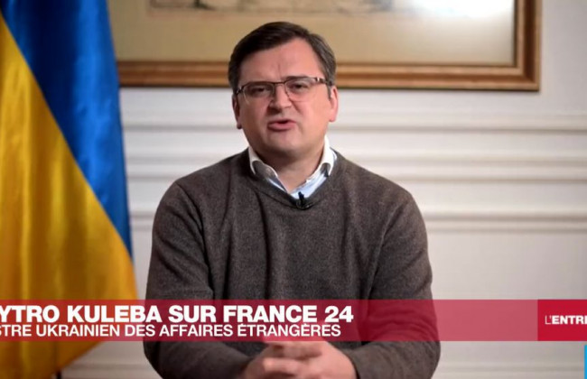 Кулеба о переговорах с РФ: конец войны будет решаться на поле боя