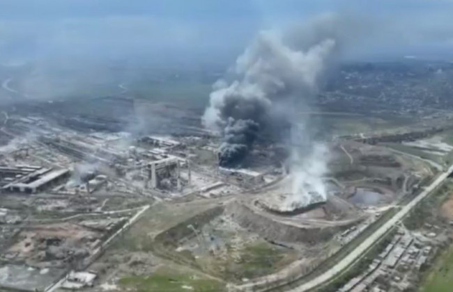 Появилось видео авиаудара оккупантов по «Азовстали»