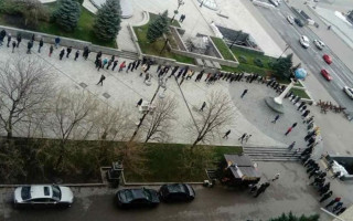 В Укрпочте сообщили, как теперь будут продавать марку о «русском корабле»