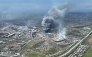 Появилось видео авиаудара оккупантов по «Азовстали»