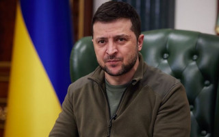 Зеленский внес в Раду законопроект о продлении военного положения в Украине