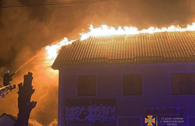 Показали последствия ночных обстрелов Николаева: фото и видео