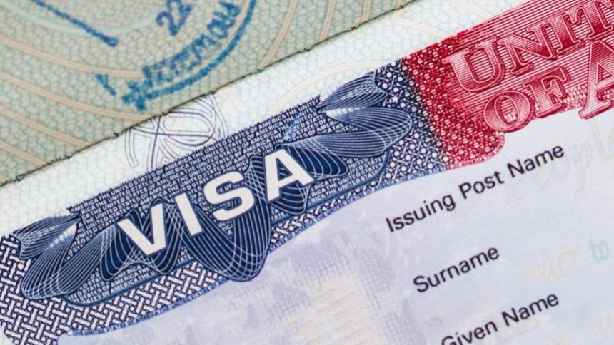 США помогут украинцам без виз и документов временно остаться в стране