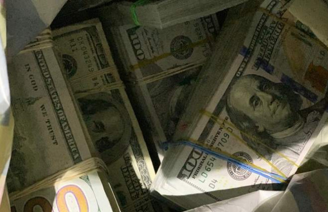 У НАПК будет информация о должностных лицах, перевозящих валюту за границу – ее дадут иностранные таможенные органы