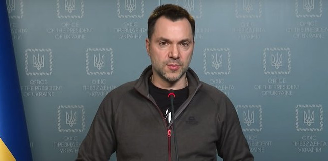 «Парк самолетов ВСУ увеличился», — Арестович о заявлении по передаче Украине самолетов