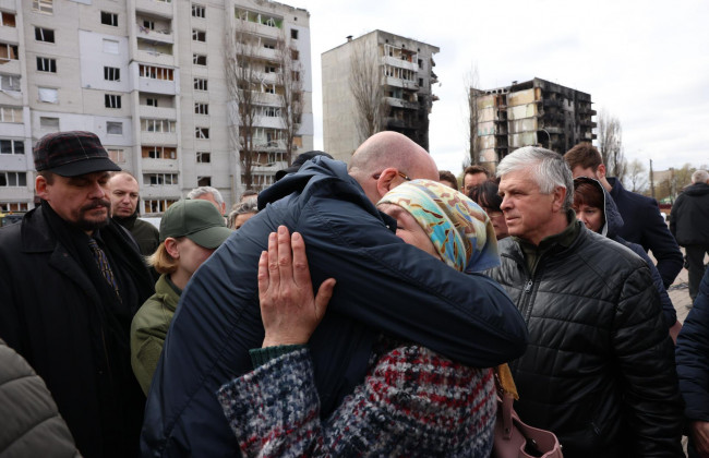 «Історія не забуде військових злочинів, які тут були скоєні», — Шарль Мішель відвідав Бородянку, фото