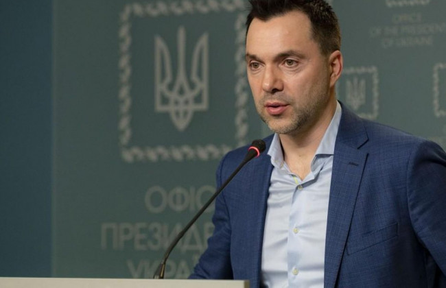 Арестович уточнил, что нужно сделать для деблокады Мариуполя