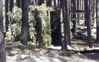 Українцям показали, як виглядає покинутий військовий табір ударної морської піхоти РФ на Київщині: фото