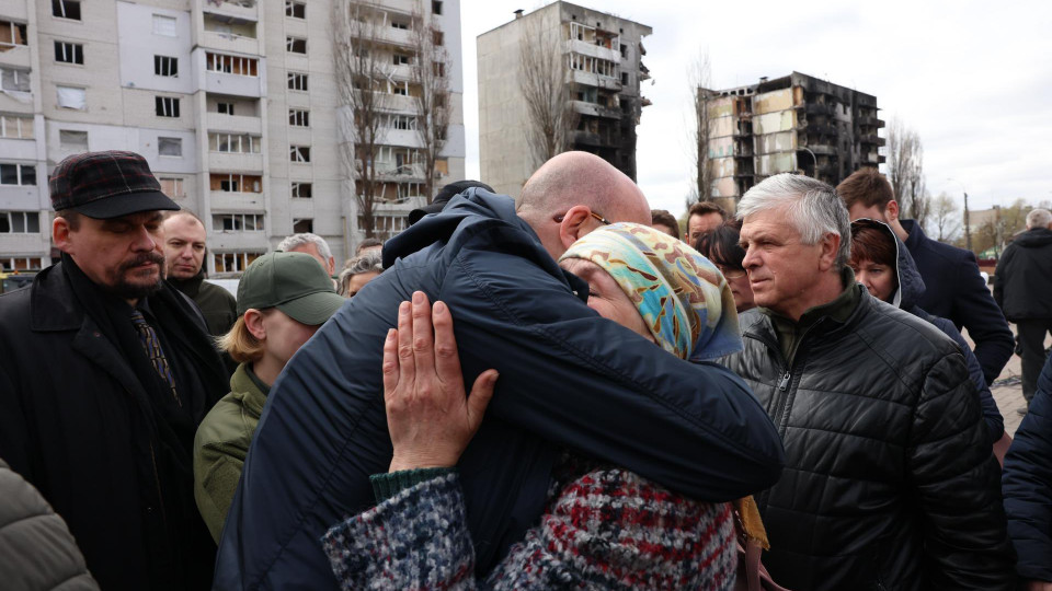 «Історія не забуде військових злочинів, які тут були скоєні», — Шарль Мішель відвідав Бородянку, фото