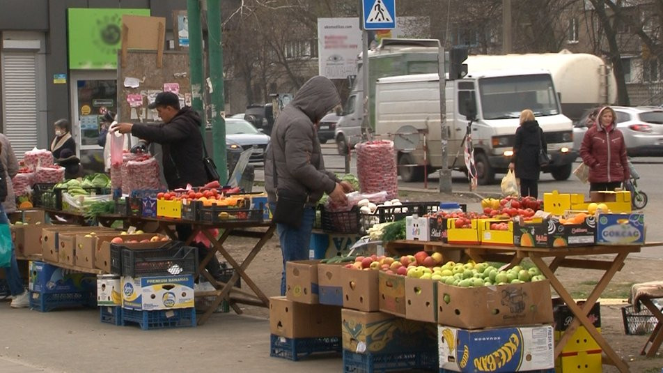 У Білій Церкві заборонили стихійну торгівлю з рук на вулицях: деталі