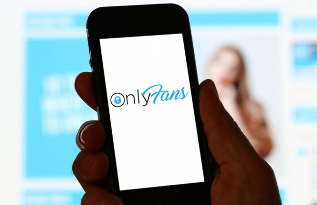 Сервис OnlyFans приостановил выплаты пользователям из РФ