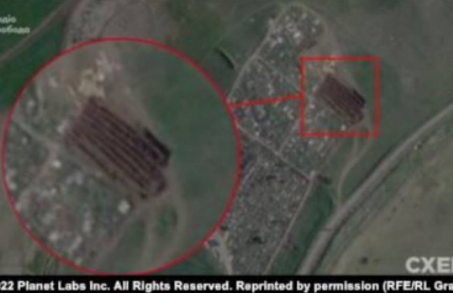 На окраине Мариуполя обнаружили еще одну братскую могилу