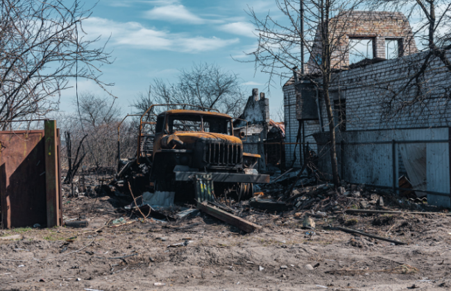 В сети показали улицы Киевщины до и после того, как там побывал «русский мир»