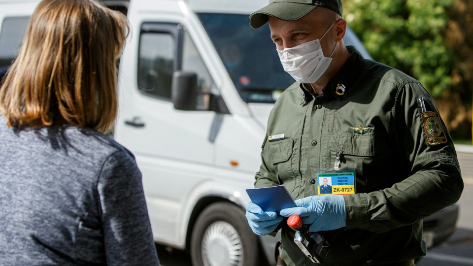 Пересечение границы на авто во время войны: какие документы понадобятся