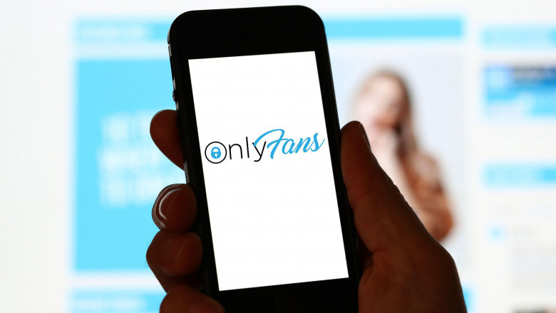 Сервис OnlyFans приостановил выплаты пользователям из РФ