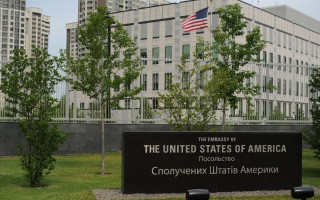 США пока не готовы возвращать посольство в Киев — СМИ