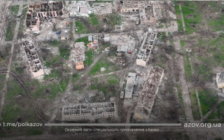 Полк «Азов» показал новые фото разрушенного Мариуполя