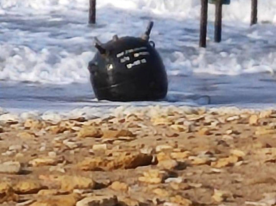 На пляж под Одессой волнами прибило морскую мину