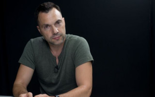 Заказывали столики в столичных ресторанах: оккупанты надеялись на легкий захват Киева, — Арестович