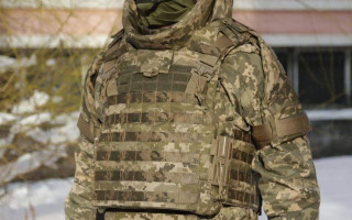 Продавав неіснуючі бронежилети: на Дніпропетровщині викрили шахрая, який обдурив українців