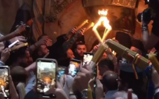 В храме Гроба Господня в Иерусалиме сошел Благодатный огонь, видео