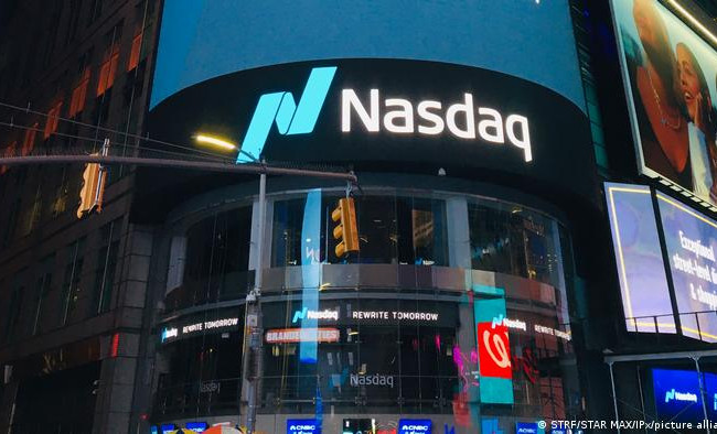 Одна з найбільших бірж Nasdaq припиняє роботу з інвесторами з Росії