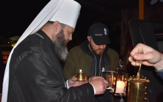 Впервые Благодатный огонь в Украину доставлен автотранспортом