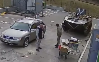 Под Киевом мародеров, которые сотрудничали с оккупантами, зафиксировали камеры: видео