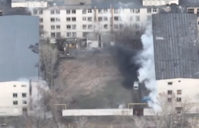 Ювелирная работа: украинские защитники уничтожили танки РФ, сохранив здания, за которыми они прятались